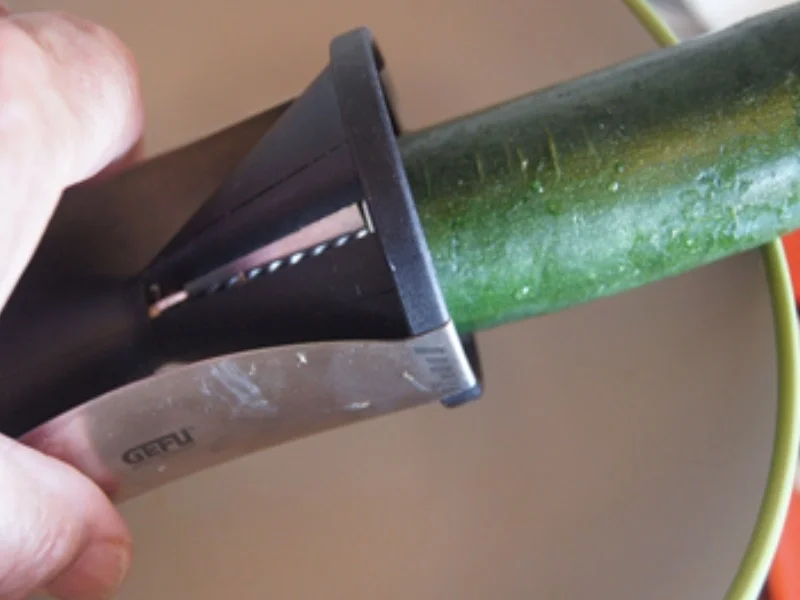 Gebratene Hähnchenkeulen mit Zucchini Spaghetti - Rezept - Bild Nr. 10