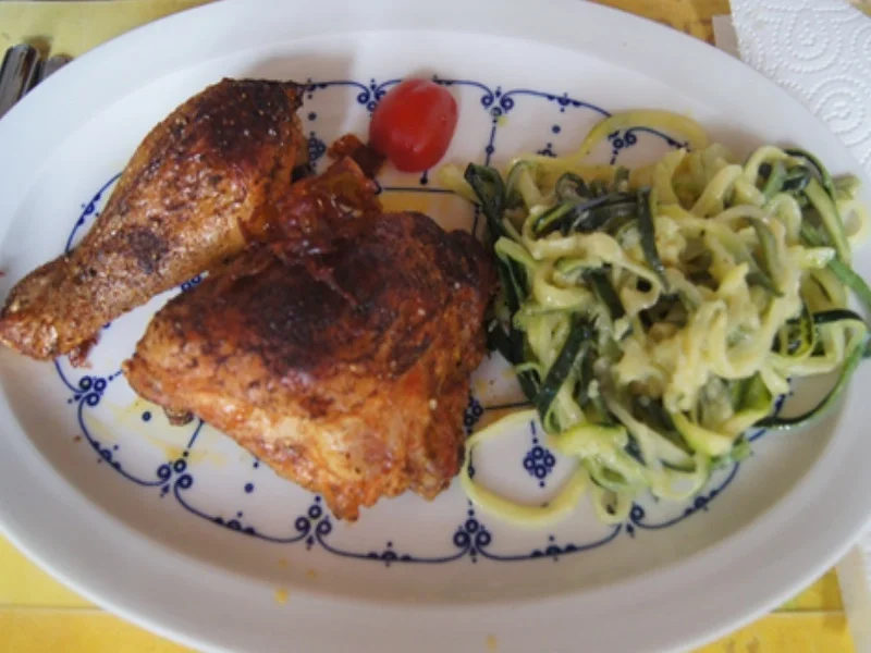 Gebratene Hähnchenkeulen mit Zucchini Spaghetti - Rezept - Bild Nr. 15