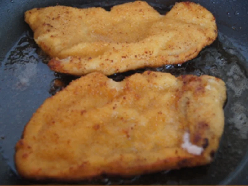 Spargel mit Käse-Sauce, Wiener Schnitzel vom Schwein und Drillingen - Rezept - Bild Nr. 10