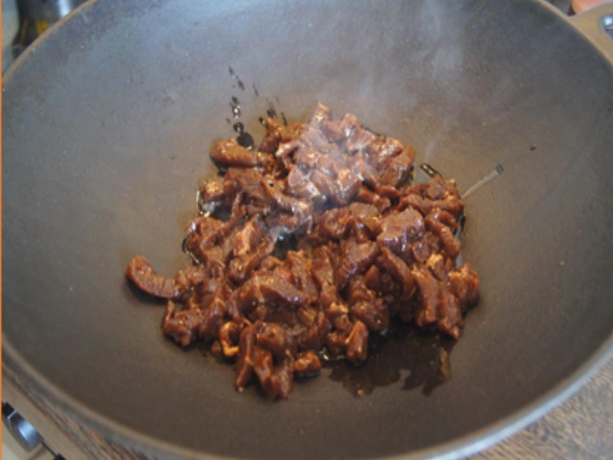 Rindfleisch mit Gemüse aus dem Wok mit Curryreis - Rezept - Bild Nr. 15