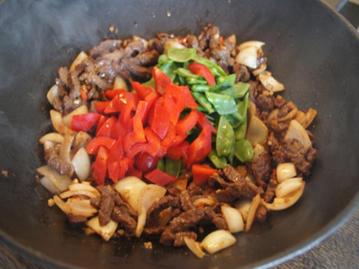 Rindfleisch mit Gemüse aus dem Wok mit Curryreis - Rezept - Bild Nr. 22