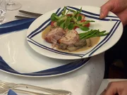 Ballotine vom Perlhuhn mit Morchelrahm - Rezept - Bild Nr. 2