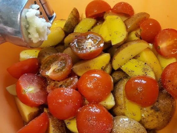 Rezept: Hähnchen mit Basilikum-Sahne-Soße Bild Nr. 6 Hähnchen mit Basilikum-Sahne-Soße - Rezept - Bild Nr. 6