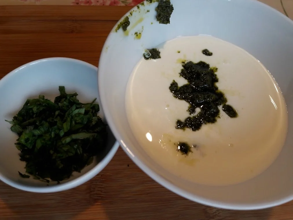 Rezept: Hähnchen mit Basilikum-Sahne-Soße Bild Nr. 9 Hähnchen mit Basilikum-Sahne-Soße - Rezept - Bild Nr. 9