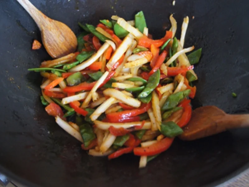 Rezept: Spiegeleier auf Wok-Gemüse Bild Nr. 9 Spiegeleier auf Wok-Gemüse - Rezept - Bild Nr. 9