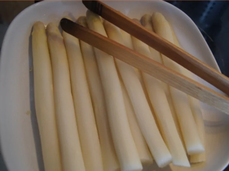 Lachsforelle mit Spargel und Zitronen-Butter - Rezept - Bild Nr. 11