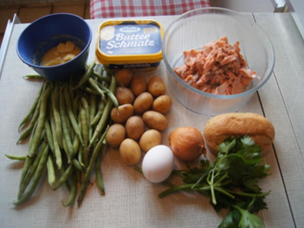 Lachsbuletten mit Buschbohnen, Baby-Pellkartoffeln und Zitronen-Butter - Rezept - Bild Nr. 3