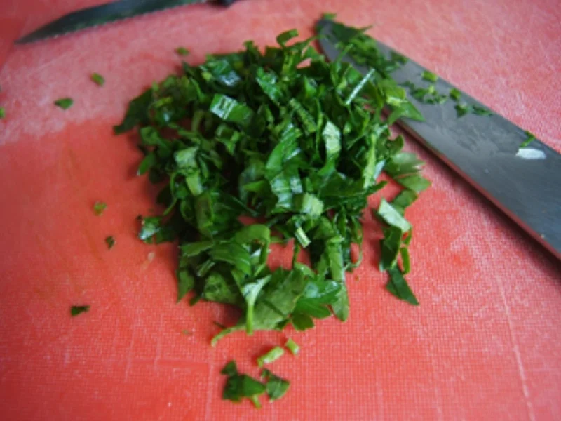 Rezept: Lachsbuletten mit Buschbohnen, Baby-Pellkartoffeln und Zitronen-Butter Bild Nr. 4 Lachsbuletten mit Buschbohnen, Baby-Pellkartoffeln und Zitronen-Butter - Rezept - Bild Nr. 4