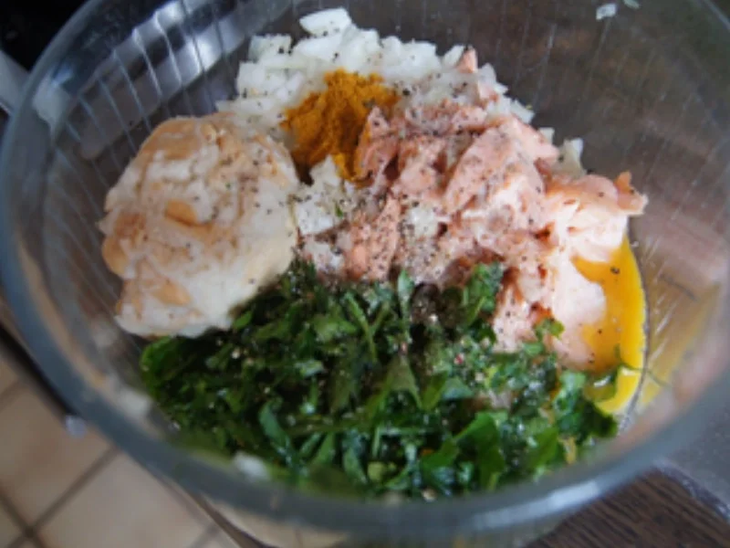 Rezept: Lachsbuletten mit Buschbohnen, Baby-Pellkartoffeln und Zitronen-Butter Bild Nr. 5 Lachsbuletten mit Buschbohnen, Baby-Pellkartoffeln und Zitronen-Butter - Rezept - Bild Nr. 5