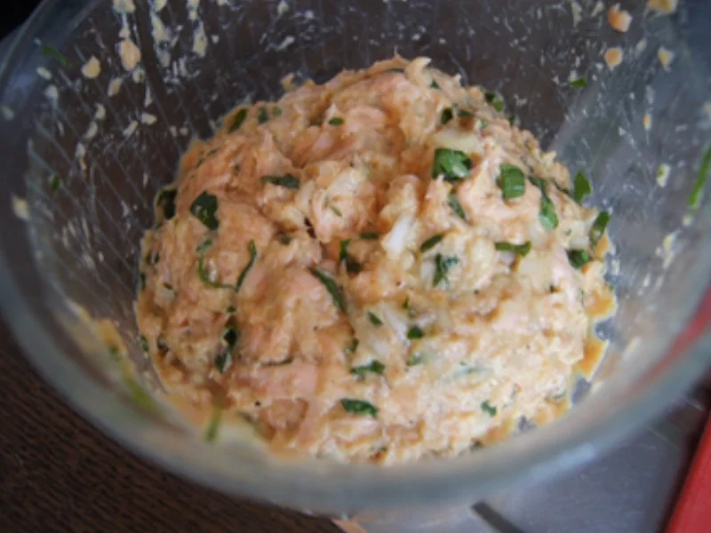 Rezept: Lachsbuletten mit Buschbohnen, Baby-Pellkartoffeln und Zitronen-Butter Bild Nr. 6 Lachsbuletten mit Buschbohnen, Baby-Pellkartoffeln und Zitronen-Butter - Rezept - Bild Nr. 6