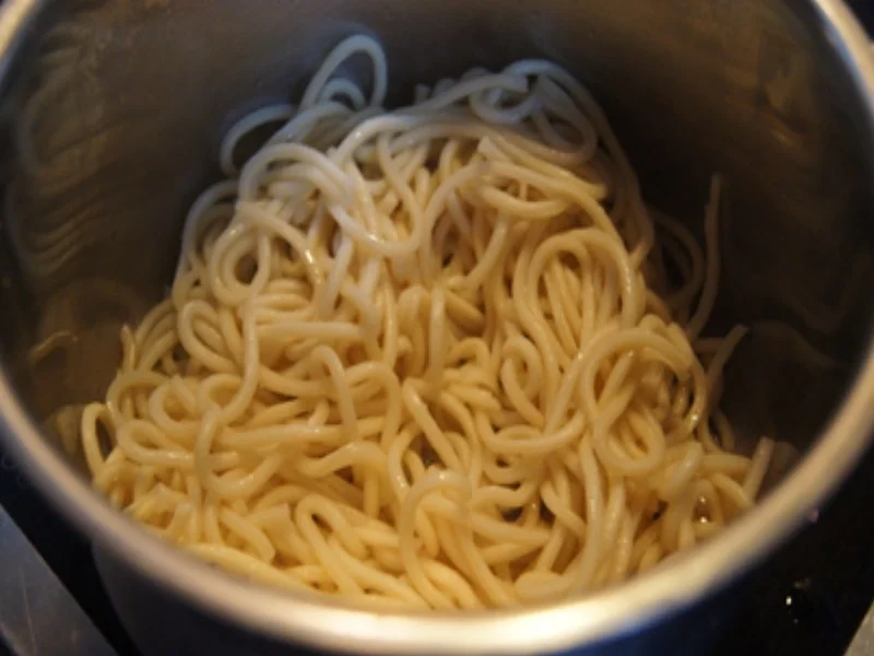 Rezept: Asiatische Nudeln mit Rindfleisch Bild Nr. 10399 Asiatische Nudeln mit Rindfleisch - Rezept - Bild Nr. 10399