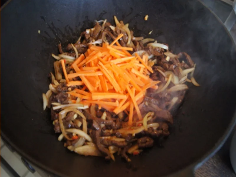 Rezept: Asiatische Nudeln mit Rindfleisch Bild Nr. 10411 Asiatische Nudeln mit Rindfleisch - Rezept - Bild Nr. 10411