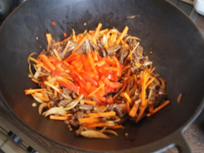 Rezept: Asiatische Nudeln mit Rindfleisch Bild Nr. 10413 Asiatische Nudeln mit Rindfleisch - Rezept - Bild Nr. 10413