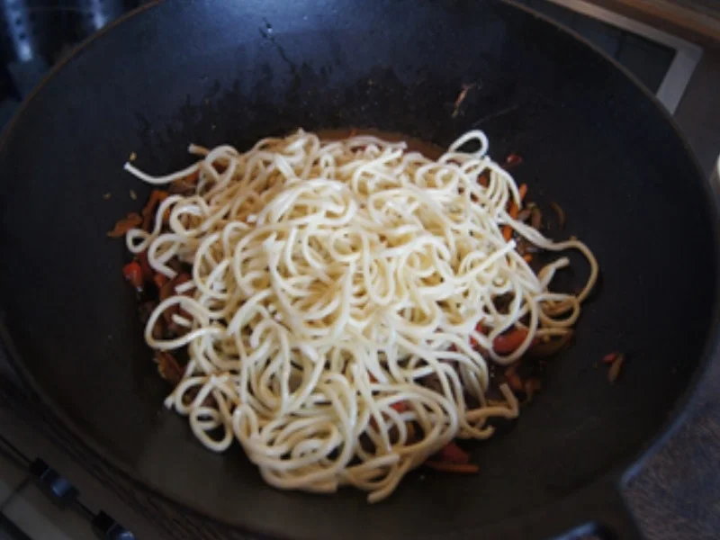 Rezept: Asiatische Nudeln mit Rindfleisch Bild Nr. 10418 Asiatische Nudeln mit Rindfleisch - Rezept - Bild Nr. 10418