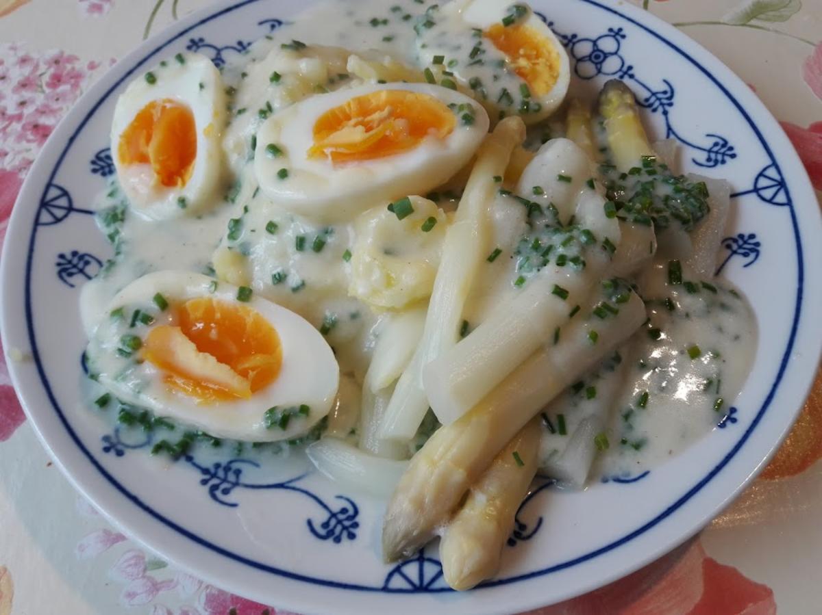Spargel zu Eier in Schnittlauchsoße - Rezept - kochbar.de