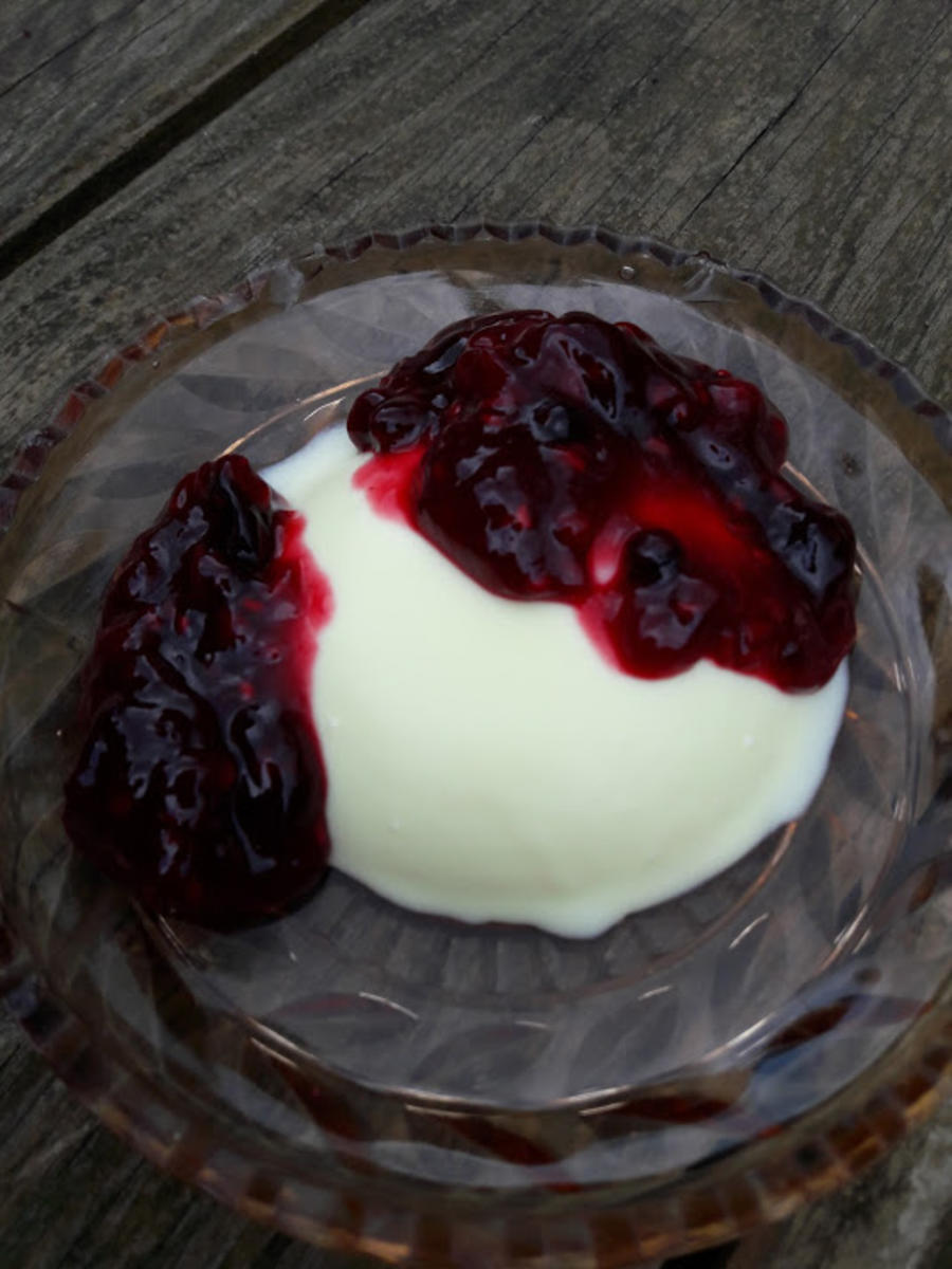 Dessert mit Roter Grütze - Rezept - Bild Nr. 10384