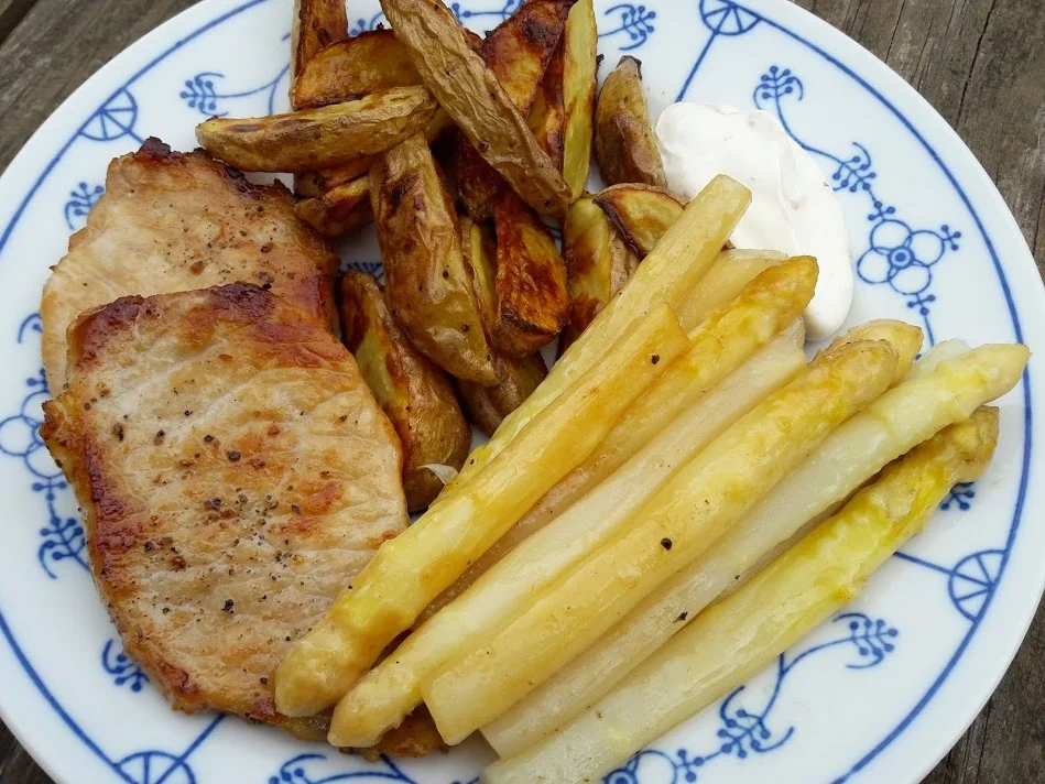 Rezept: Spargel mit Schnitzel Bild Nr. 10384 Spargel mit Schnitzel - Rezept - Bild Nr. 10384