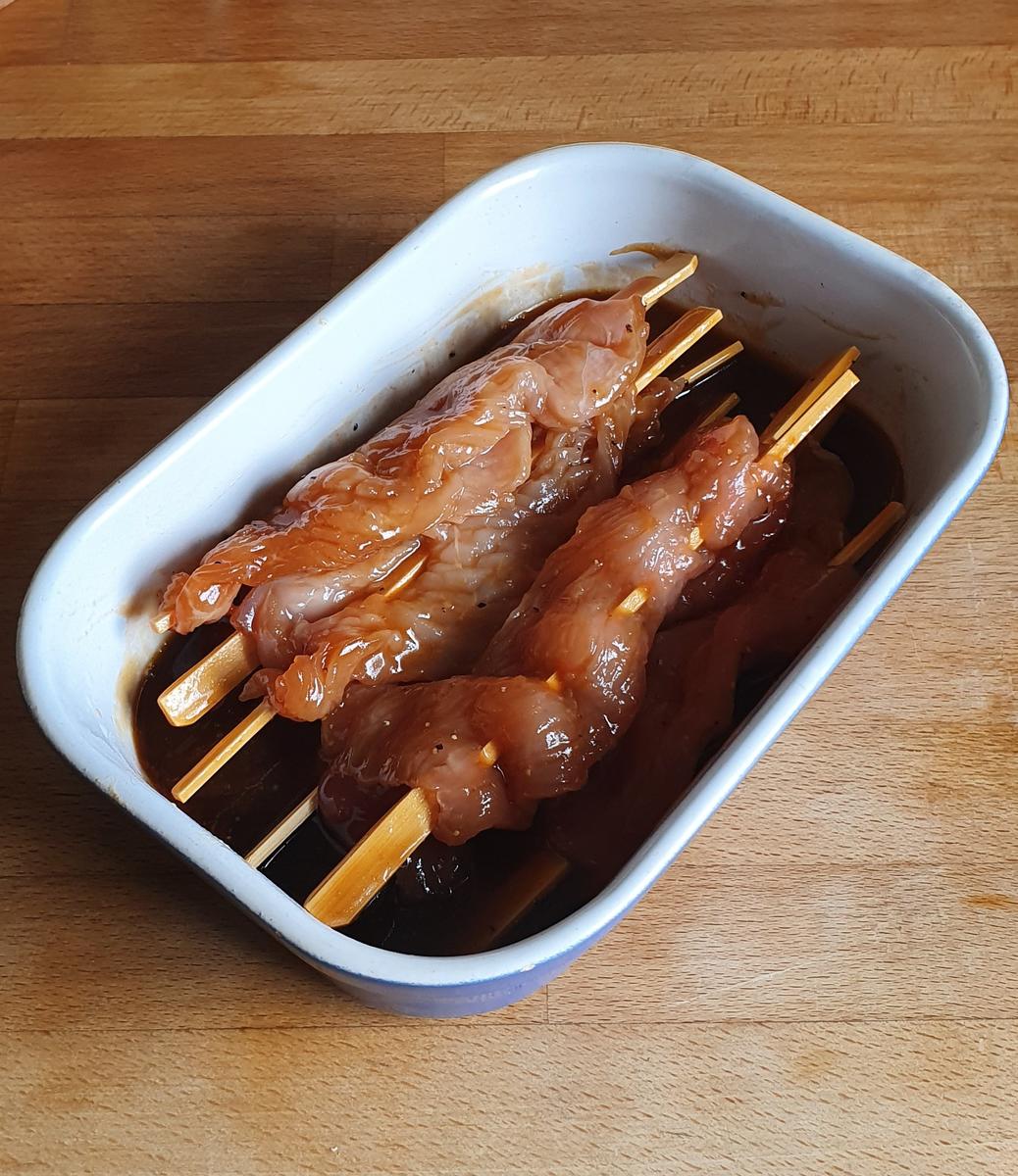 Teriyaki Putenspießchen mit Gurkensalat - Rezept - Bild Nr. 3