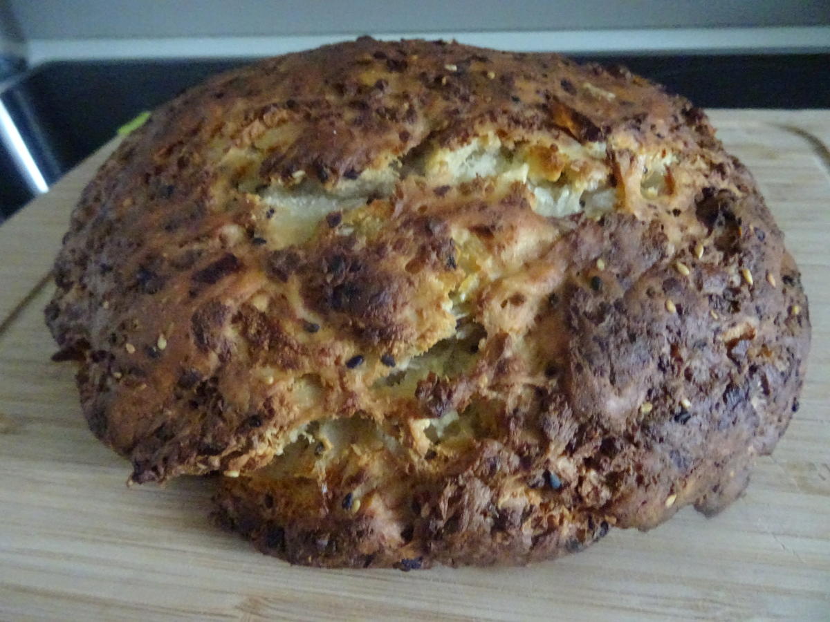 Brot aus Zypern (Hellimli Bidda) - Rezept - Bild Nr. 2