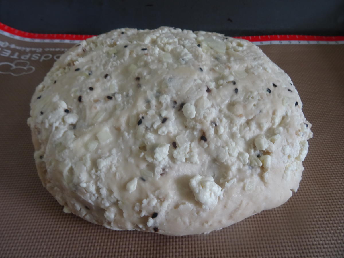 Brot aus Zypern (Hellimli Bidda) - Rezept - Bild Nr. 4