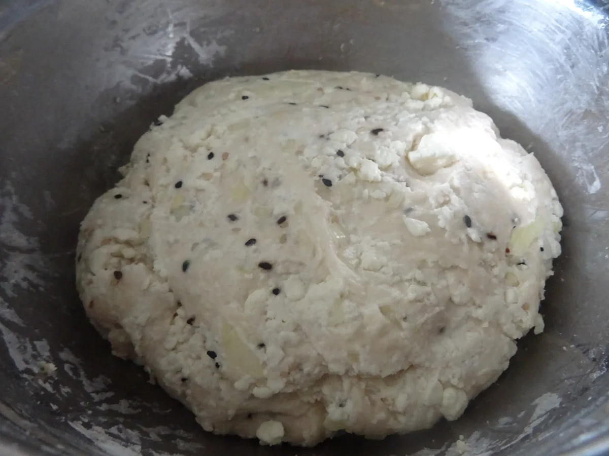 Rezept: Brot aus Zypern (Hellimli Bidda) Bild Nr. 5 Brot aus Zypern (Hellimli Bidda) - Rezept - Bild Nr. 5