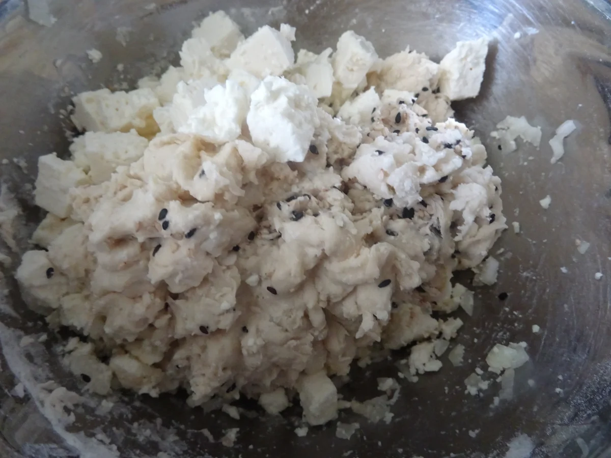 Rezept: Brot aus Zypern (Hellimli Bidda) Bild Nr. 7 Brot aus Zypern (Hellimli Bidda) - Rezept - Bild Nr. 7