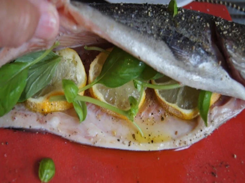 Rezept: Lachsforelle mit Brokkoli und Baby-Pellkartoffeln Bild Nr. 4 Lachsforelle mit Brokkoli und Baby-Pellkartoffeln - Rezept - Bild Nr. 4