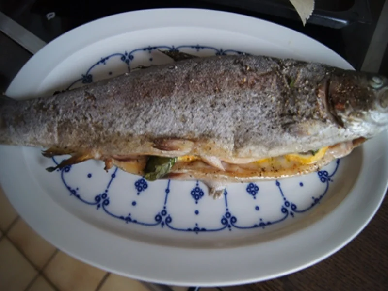 Rezept: Lachsforelle mit Brokkoli und Baby-Pellkartoffeln Bild Nr. 7 Lachsforelle mit Brokkoli und Baby-Pellkartoffeln - Rezept - Bild Nr. 7