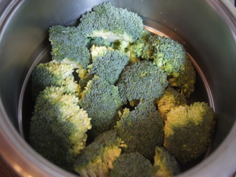 Rezept: Lachsforelle mit Brokkoli und Baby-Pellkartoffeln Bild Nr. 8 Lachsforelle mit Brokkoli und Baby-Pellkartoffeln - Rezept - Bild Nr. 8