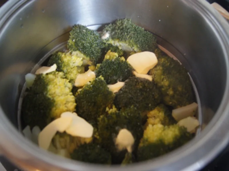 Rezept: Lachsforelle mit Brokkoli und Baby-Pellkartoffeln Bild Nr. 12 Lachsforelle mit Brokkoli und Baby-Pellkartoffeln - Rezept - Bild Nr. 12