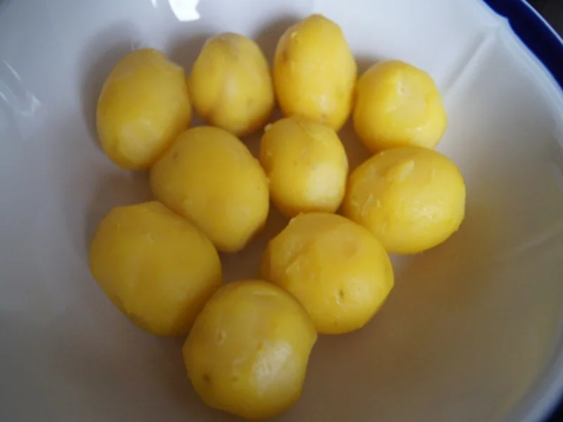 Rezept: Lachsforelle mit Brokkoli und Baby-Pellkartoffeln Bild Nr. 14 Lachsforelle mit Brokkoli und Baby-Pellkartoffeln - Rezept - Bild Nr. 14