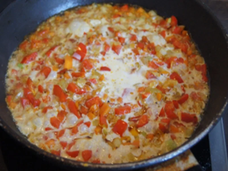 Gekochte Eier mit Pfannengemüse, Champignons und Rösti - Rezept - Bild Nr. 7