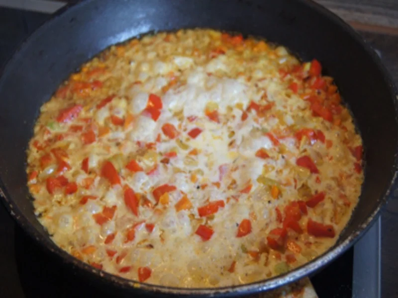 Gekochte Eier mit Pfannengemüse, Champignons und Rösti - Rezept - Bild Nr. 8