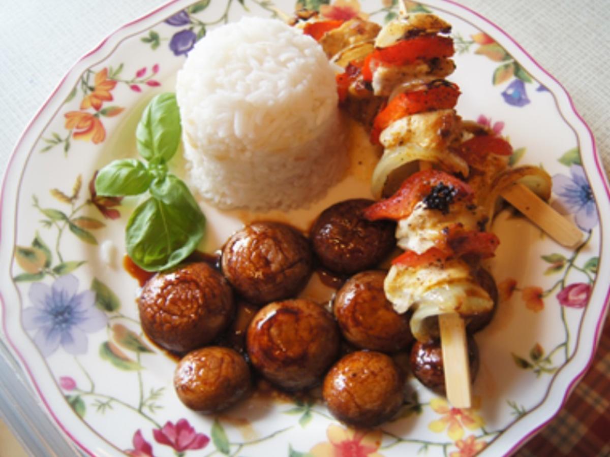 Hähnchen-Gemüse-Spieße mit Champignons und Basmatireis - Rezept ...