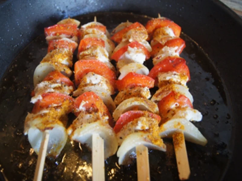 Hähnchen-Gemüse-Spieße mit Champignons und Basmatireis - Rezept - Bild Nr. 10