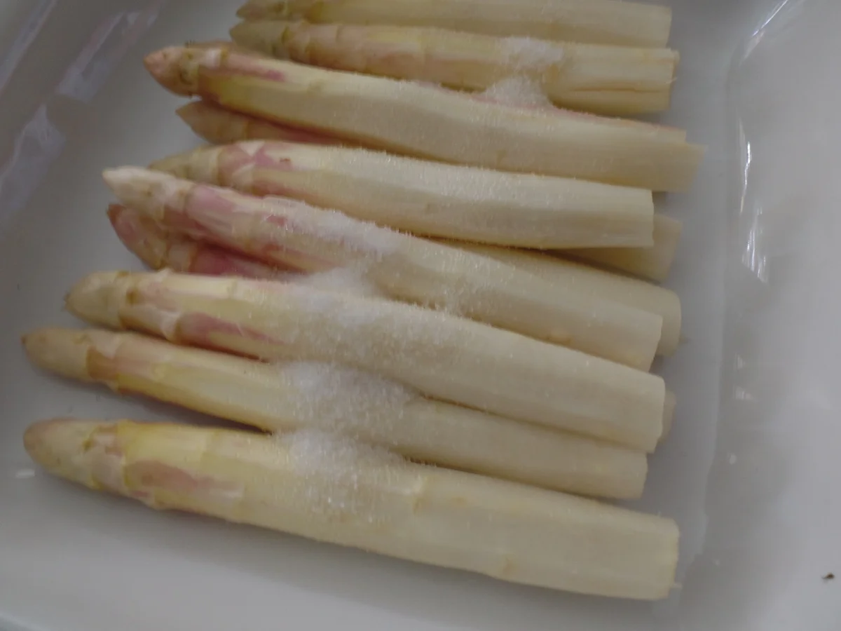 Ofenspargel mit Filet und Erdbeer-Chutney - Rezept - Bild Nr. 10384