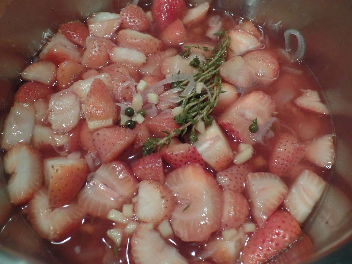 Ofenspargel mit Filet und Erdbeer-Chutney - Rezept - Bild Nr. 10392