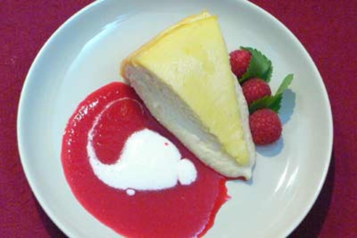 New York Style Cheesecake an frischem Fruchtspiegel - Rezept
