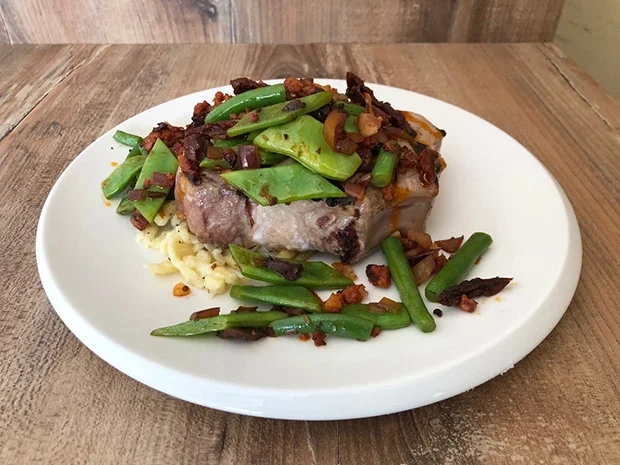 Schweinenackensteak mit Chorizo, grünen Bohnen und Spätzle (Prince Damien) - Rezept - Bild Nr. 2