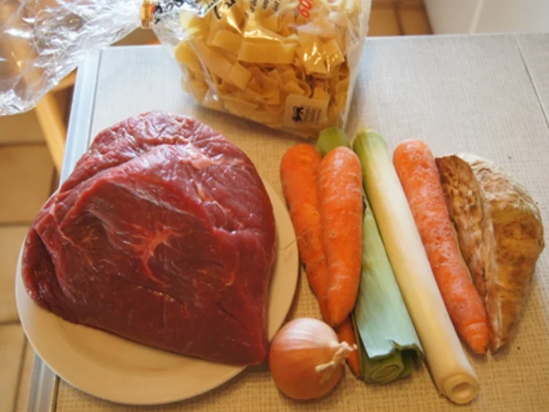 Tafelspitz mit Apfel-Kren und Bandnudeln - Rezept - Bild Nr. 3