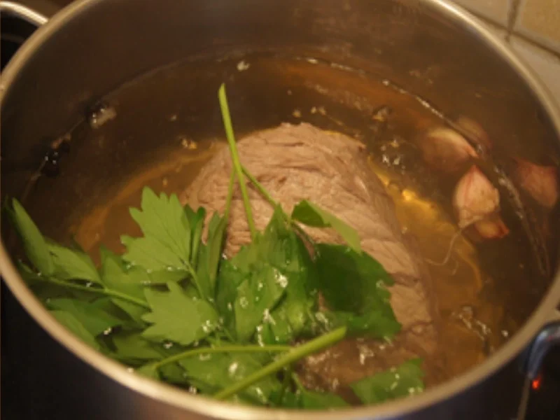 Tafelspitz mit Apfel-Kren und Bandnudeln - Rezept - Bild Nr. 4