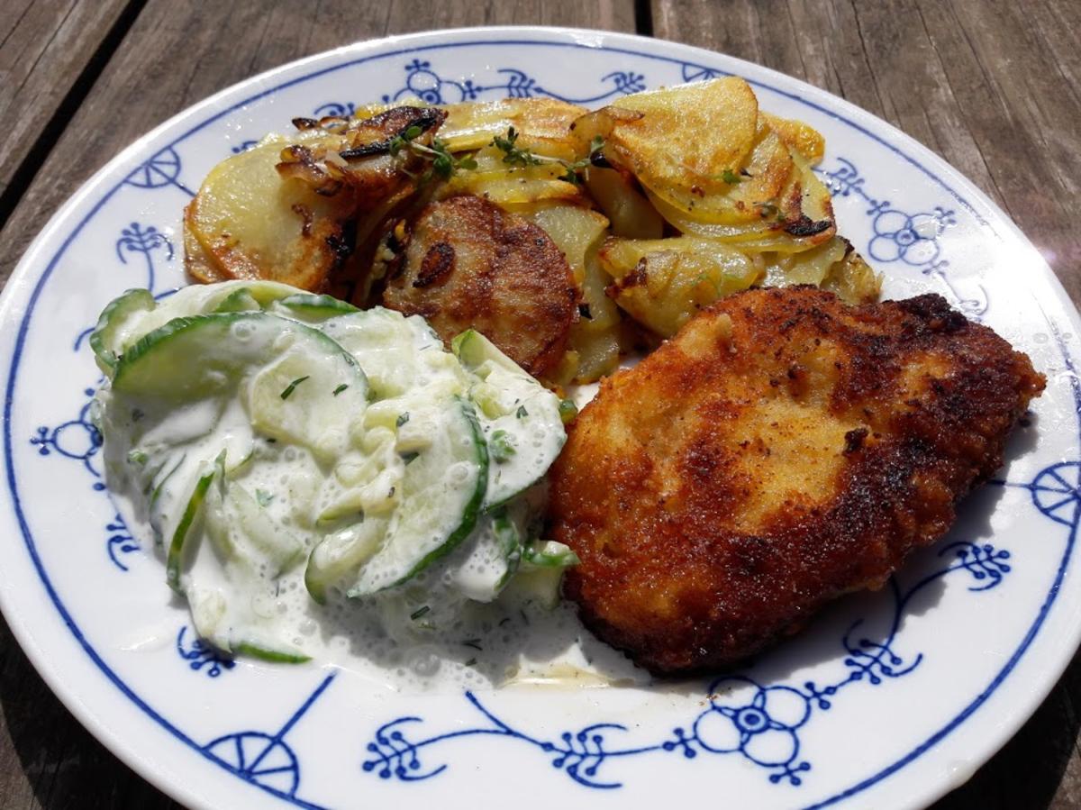 Schnitzel mit Bratkartoffeln - Rezept mit Bild - kochbar.de