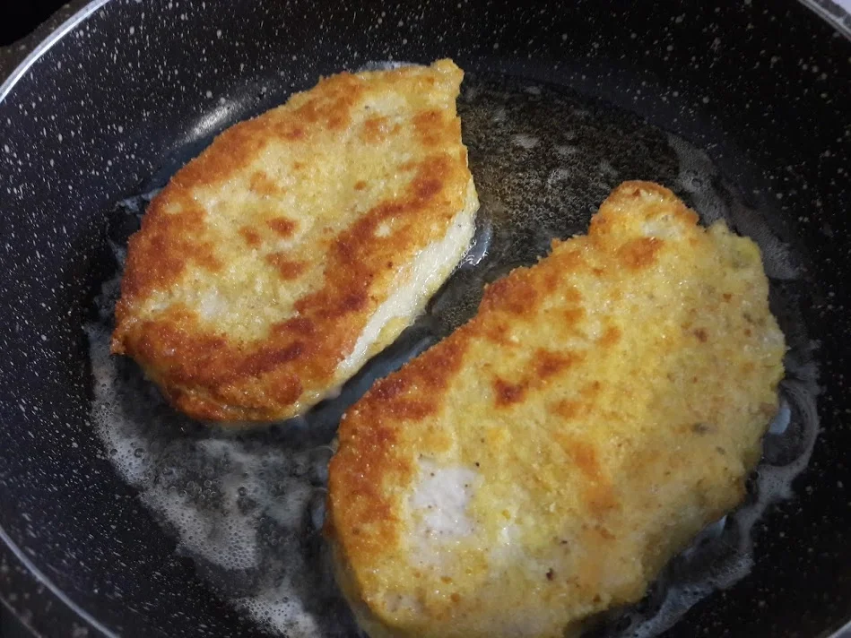 Rezept: Schnitzel mit Bratkartoffeln Bild Nr. 7 Schnitzel mit Bratkartoffeln - Rezept - Bild Nr. 7