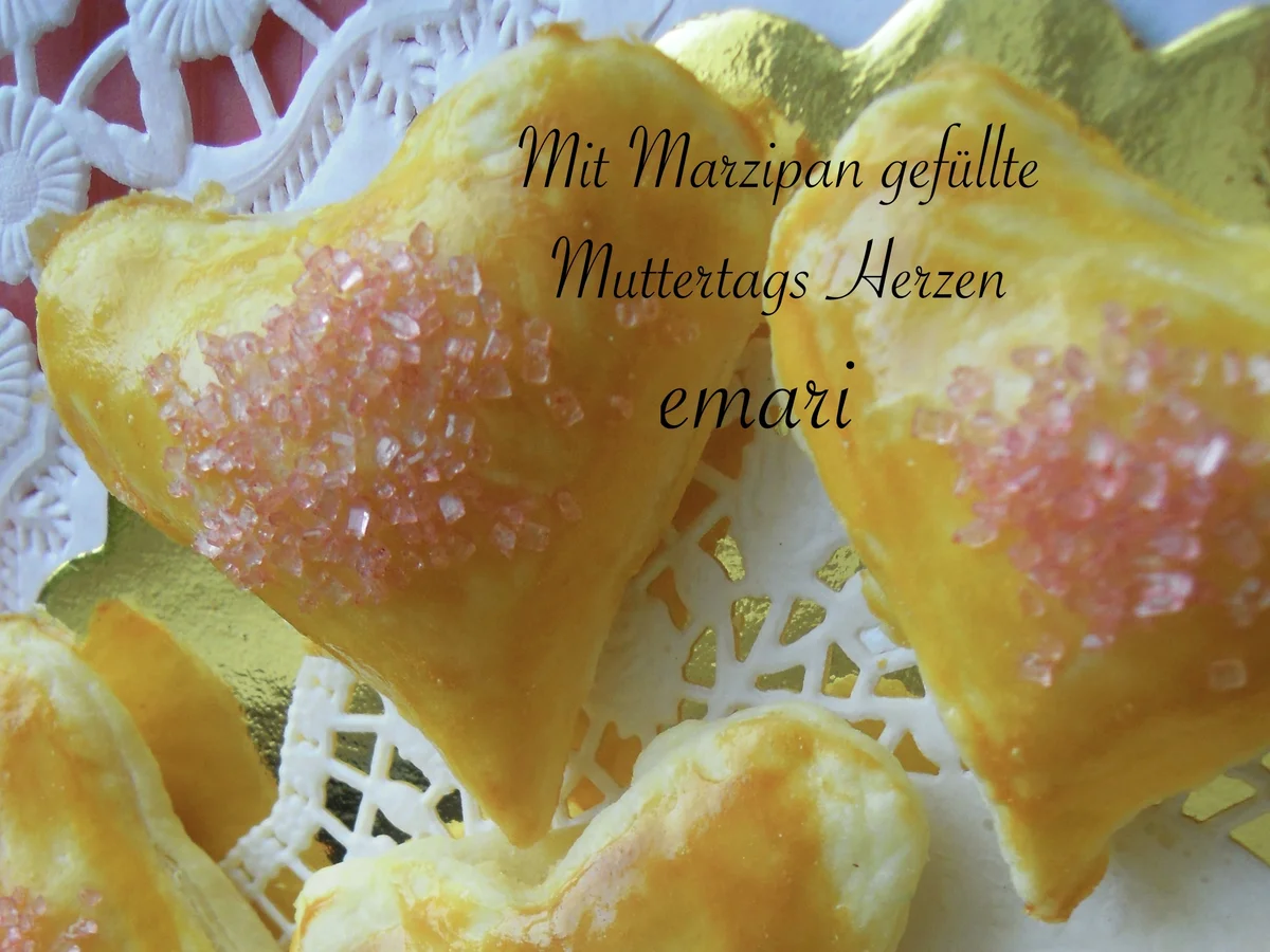 Rezept: Mit Marzipan gefüllte Muttertags Herzen Bild Nr. 10409 Mit Marzipan gefüllte Muttertags Herzen - Rezept - Bild Nr. 10409