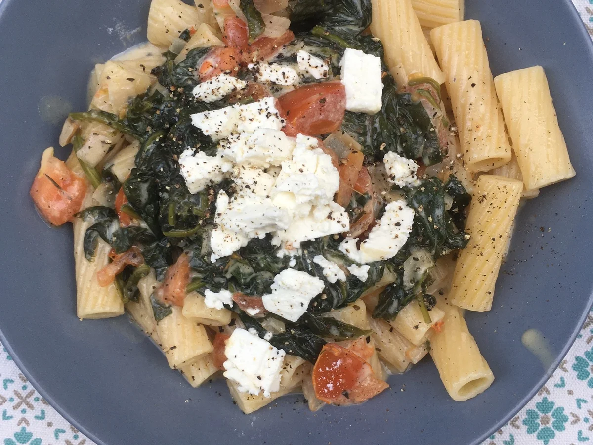 Rezept: Nudeln mit Spinat-Frischkäsesoße Bild Nr. 3 Nudeln mit Spinat-Frischkäsesoße - Rezept - Bild Nr. 3