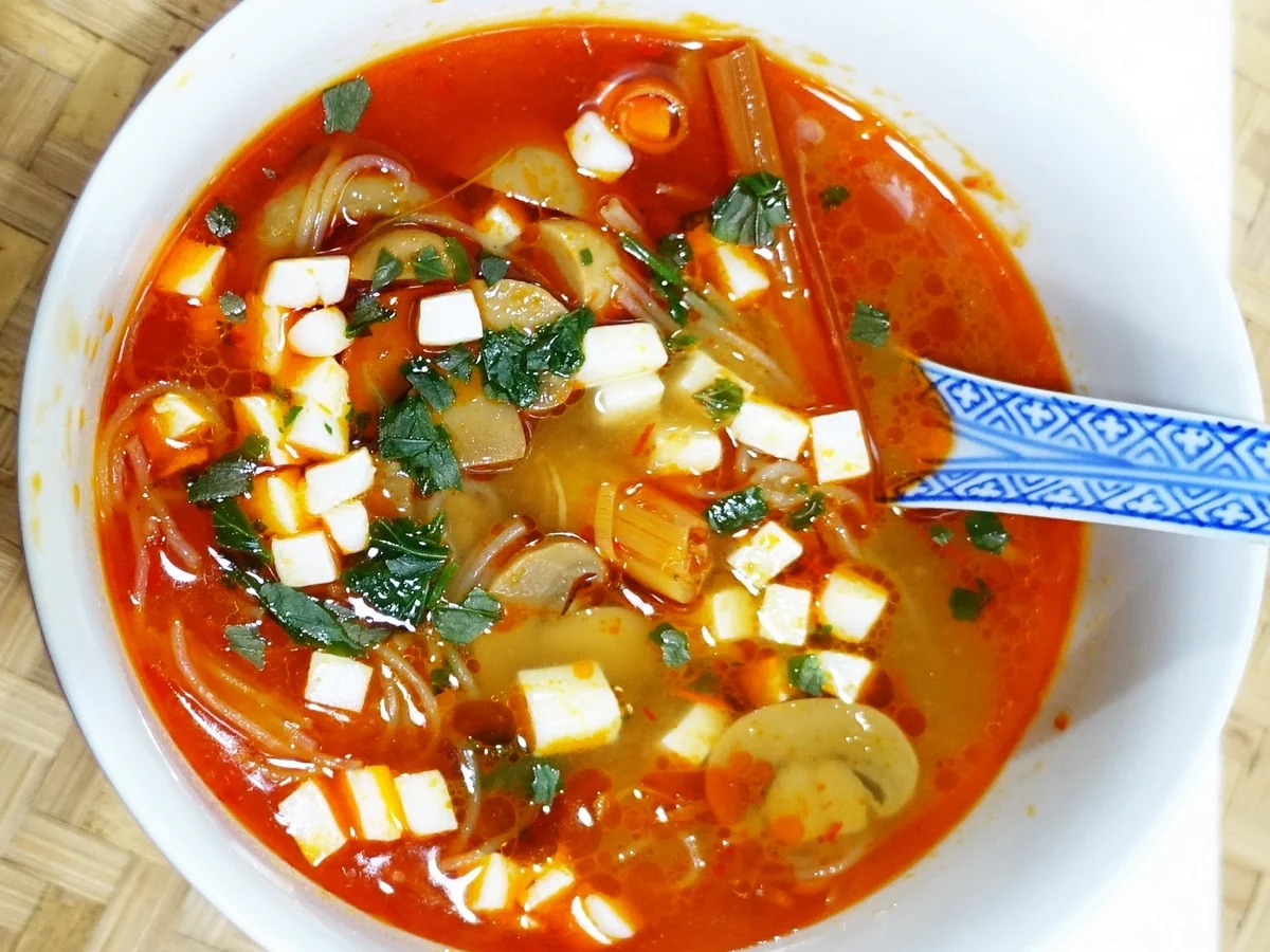 Rezept: Würzige Glasnudelsuppe ala Hongkong Bild Nr. 2 Würzige Glasnudelsuppe ala Hongkong - Rezept - Bild Nr. 2