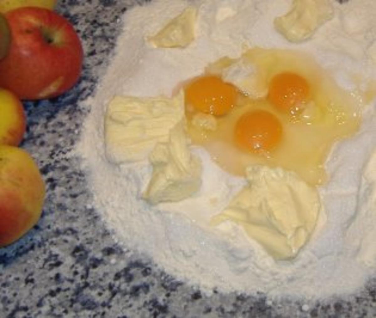 Gedeckter Apfelkuchen vom Blech - Rezept - Bild Nr. 2