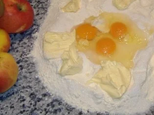Gedeckter Apfelkuchen vom Blech - Rezept - Bild Nr. 2