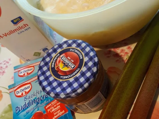 Mit Rhabarber gefüllte Puddingbrezeln - Rezept - Bild Nr. 9