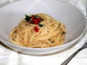 Spaghetti Aglio Olio e Peperocino - Rezept - Bild Nr. 2